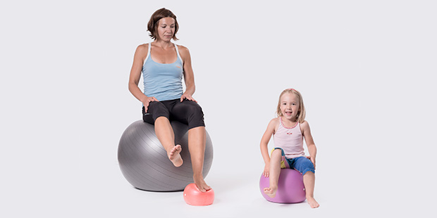 Übungen mit Kindern - Übung – Laufen im Sitzen